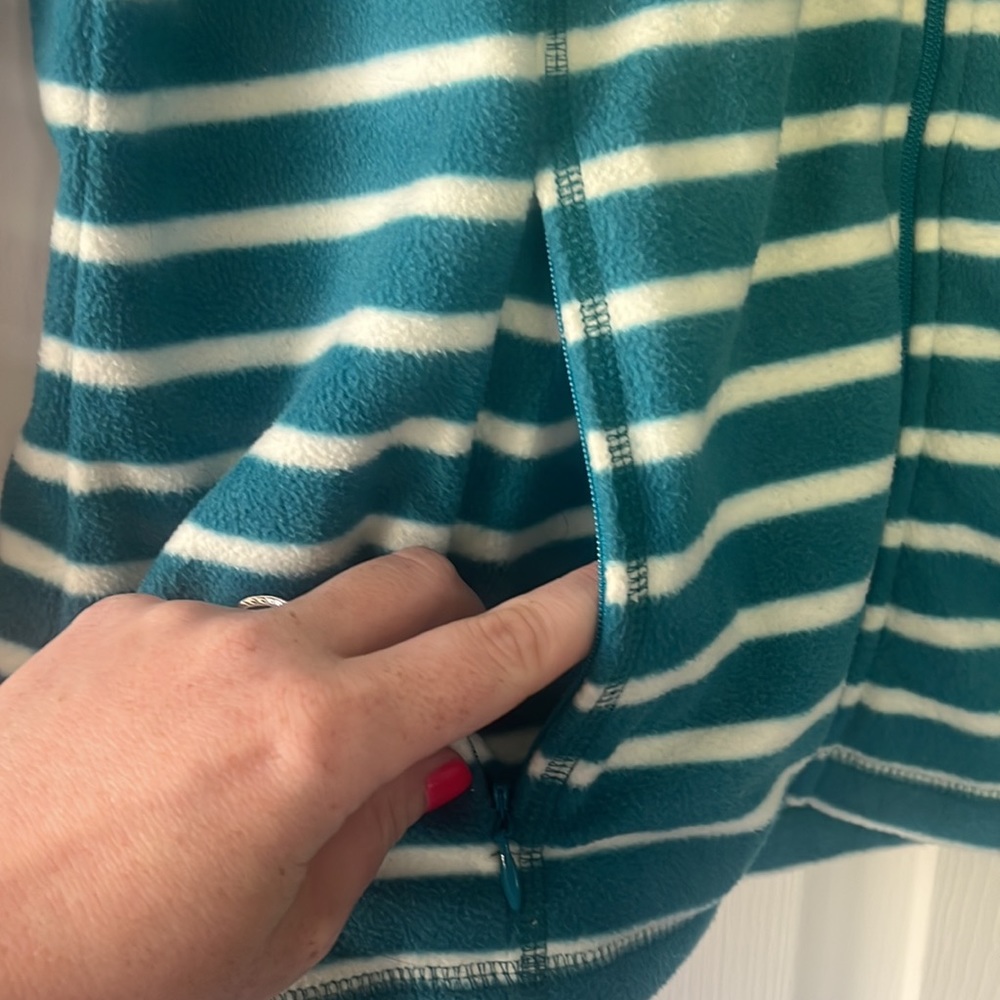 L.L. bean fleece zipped jacket - Picture 3 of 7